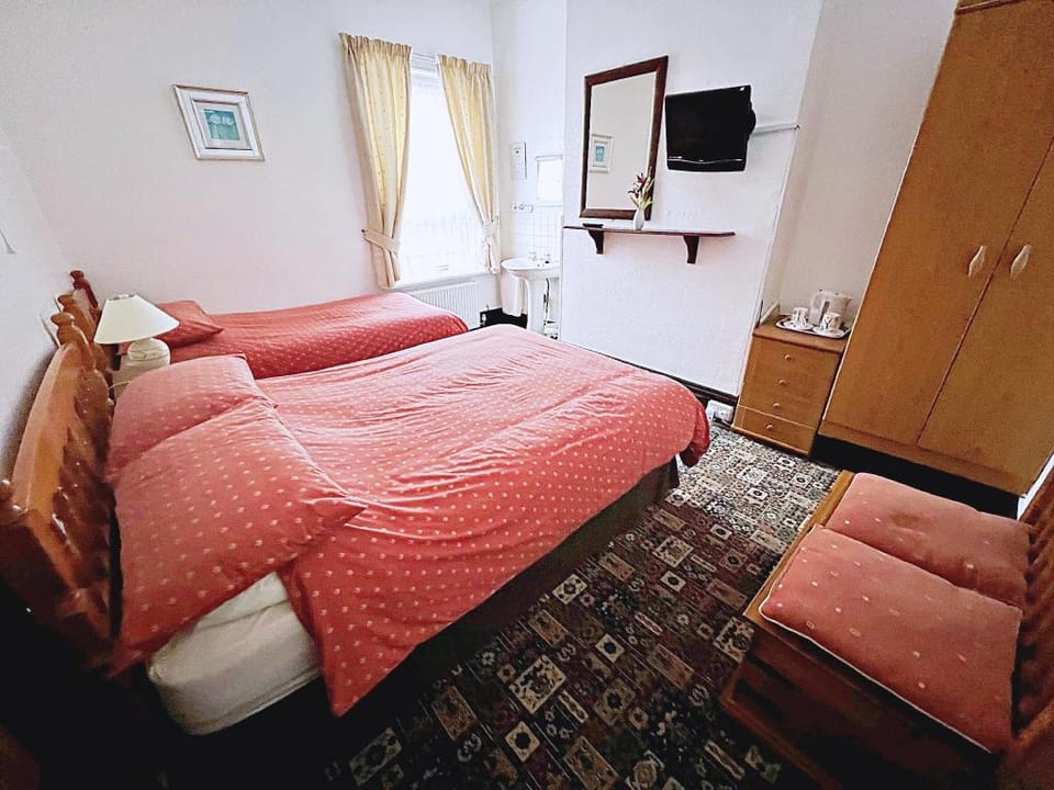 Affordable & Comfortable Guest House Room 5 Vacation rental in Grimsby