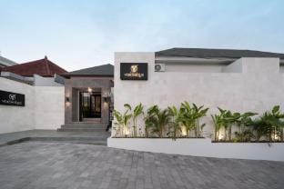 Balangan Villa 4 Bedroom Apartment in Bali