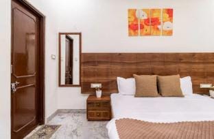 Stylish & Cozy Retreat w/ Jacuzzi | Vaishali Nagar Apartment in Jaipur