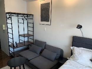 Industrial decorated comfy unit! Apartment in Makati