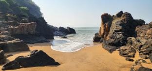 Hornbill Honeymoon Pool Villa Apartment in Karnataka