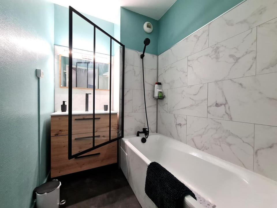 Dans les Nuages - Entree autonome -Mulhouse Centre Apartment in Mulhouse