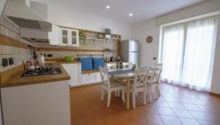 Kyntherland House Apartment in Naples