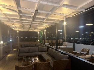 Poolsidestudio, near Clark Airport& walking street Apartment in Angeles