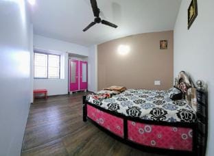 Peaceful 2BHK Near Rankala & Mahalaxmi Temple Apartment in Karnataka