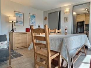Appartement lumineux 2 ch Chamonix, proche Grands Montets, parking & ski locker Apartment in Chamonix