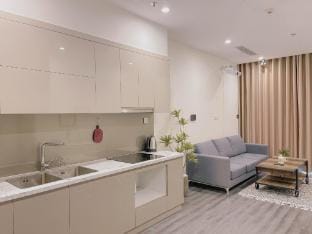 Sunshine Apt - Zenpark - Vinhomes Ocean Park Apartment in Hanoi