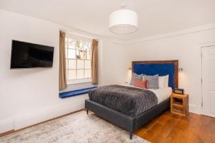 Suite 1, Berkeley Suites Apartment in Bristol