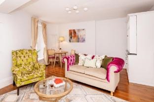 Suite 1, Berkeley Suites Apartment in Bristol