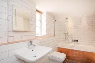 Suite 5, Berkeley Suites Apartment in Bristol