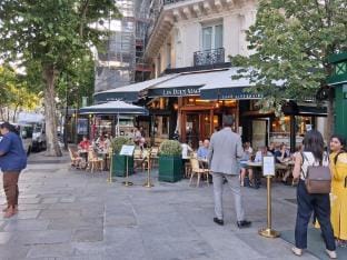 center,5 minute Eiffel and Louvre meusm,nice apart Apartment in Paris