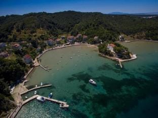 Apartment in Supetarska Draga near Sandy Beach Apartment in Supetarska Draga