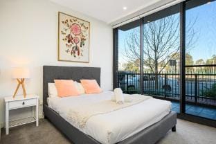 Penrith 3Br apt close toTrain station / Shopping Apartment in Penrith
