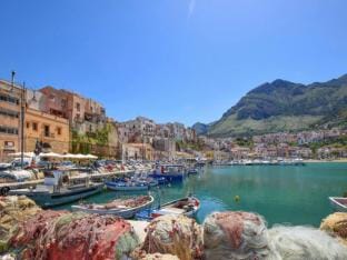 Seafront apartment in Alcamo Apartment in Alcamo