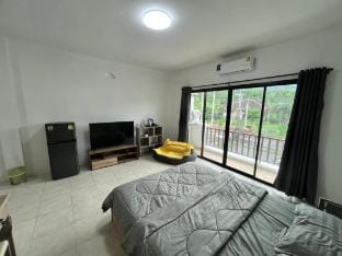 Private Apartment in Phuket with Balcony and Free WiFi Apartment in Kathu