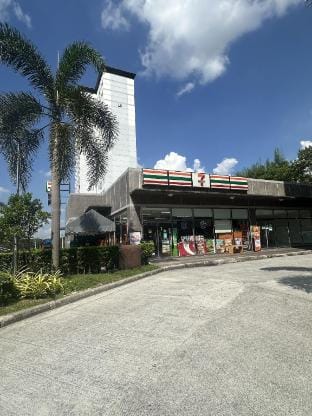 Spacious Studio in D’heights beside Hilton 40sqm Apartment in Angeles
