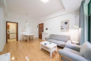 Tyms Cozy 2BR APT Renheng Riverside Apartment in Shanghai
