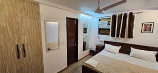 Sky Bloom 2BHK Luxury Homestay  Apartment in New Delhi