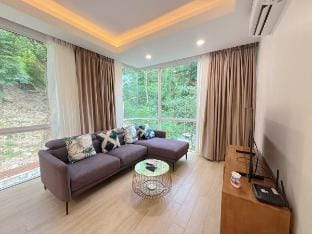 Tropical Living Kamala Hillside Apartment in Kamala