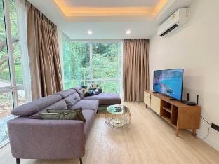 Tropical Living Kamala Hillside Apartment in Kamala