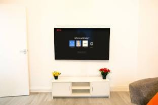 Central Cardiff Cozy 2BR near stadium shops  Uni Apartment in Cardiff