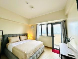 Spacious 2BR Suite at Manhattan Plaza T2 Cubao Apartment in Quezon City