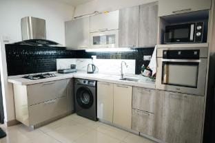 Luxury Apartment with Pool&Gym (2mins from beach)  Apartment in Flic en Flac