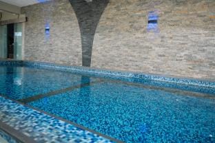 Luxury Apartment with Pool&Gym (2mins from beach)  Apartment in Flic en Flac