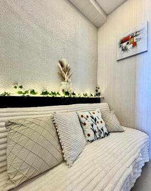 Cozy 1Br w/ Fast Wifi Netflix & Pool—Near SM North Apartment in Quezon City