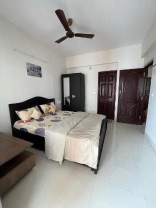 Bright & Airy 2BHK Apartment | AC, Wi-Fi & Parking Apartment in Mangaluru