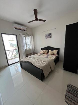 Bright & Airy 2BHK Apartment | AC, Wi-Fi & Parking Apartment in Mangaluru