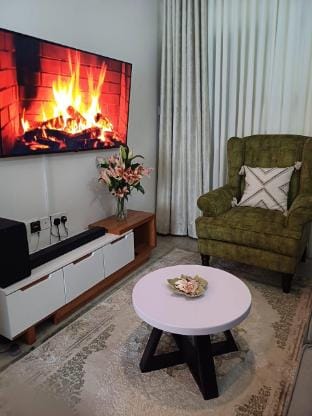 Modern 1BR Retreat- Tsavo near Kasarani Stadium Bed and Breakfast in Nairobi County