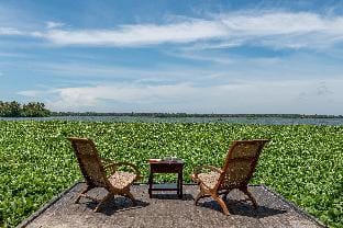Selcouth  2 bedroom cottage by the backwaters Country House in Kochi