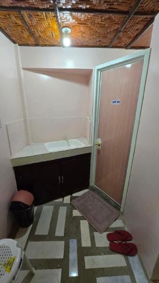 V&K Shores Suites Pink Room "D" Vacation rental in Panglao
