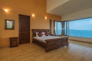 SaffronStays Aurelia, Luxury Pool Villa in Panchga Vacation rental in Maharashtra