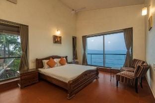 SaffronStays Aurelia, Luxury Pool Villa in Panchga Vacation rental in Maharashtra