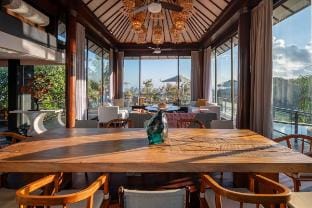 4BR Cliff-front Ocean View Villa Vacation rental in Bali