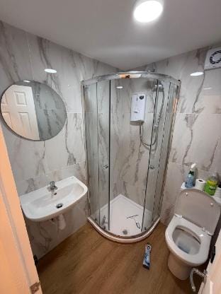 Twin Room with Shared Kitchen & Bathroom -2 Guests Vacation rental in London Borough of Hackney