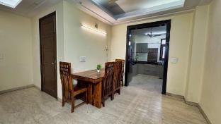 2 BHK Luxury apartment, Saket Vacation rental in Delhi