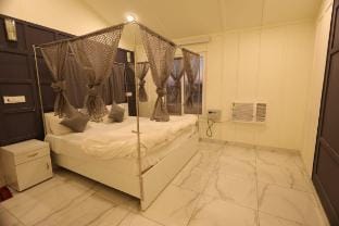 Peaceful 2BHK cottage  800 meters from Ram Temple Vacation rental in Uttar Pradesh