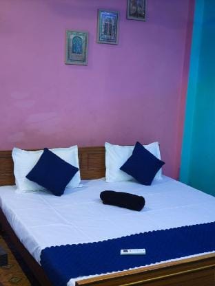 Tridev Paying Guest House Vacation rental in Varanasi