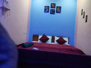 Tridev Paying Guest House Vacation rental in Varanasi