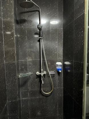 Studio w/heated pool &  2 rooftop pool, gym, spa. Vacation rental in Angeles