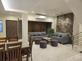 Kozy Villa 4BHK  With Pvt Pool In Lonavala Vacation rental in Lonavla