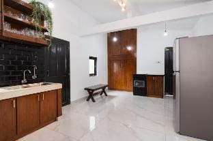 Champagne Villa Vacation rental in Wadduwa