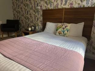 Double Standard Room With Private Bathroom Vacation rental in Tendring District