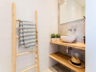 Bungalow near Dutch Coast  Forest Vacation rental in Noordwijkerhout