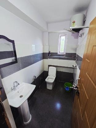 Queen Size Bedroom Vacation rental in India