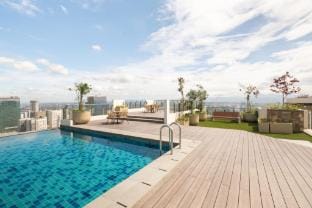 The Retrograde at The Crestmont Vacation rental in Quezon City
