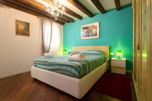 San Marco Ease – 3 Rooms behind the square Vacation rental in San Marco